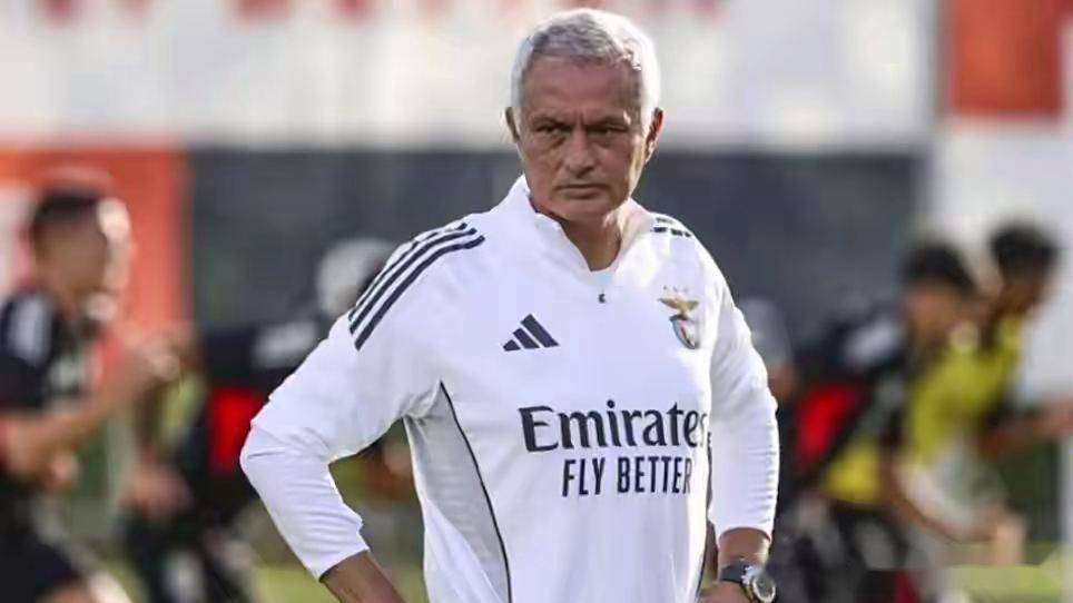 恶心!砸1.2亿转会费仍崩盘,穆帅3大昏招把球队坑到保级?