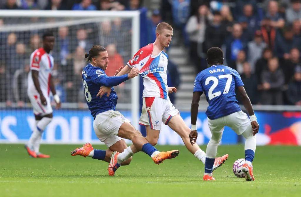 看完曼联和皇马的决心,才懂这位英格兰新星到底有多么抢手