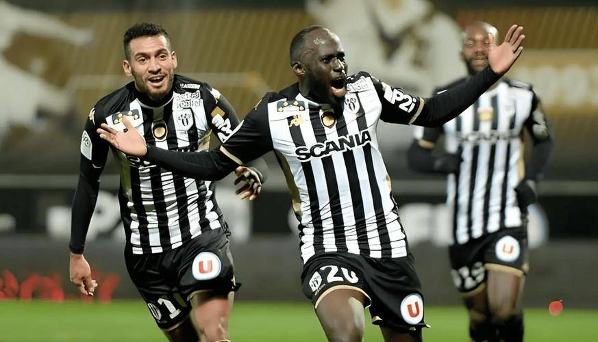 法甲保级生死战!昂热主场迎战摩纳哥:垫底队能否阻击中游劲旅?