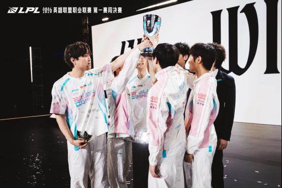 1772986011187038669.png BLG问鼎2026LPL第一赛段,与JDG共赴全球先锋赛!