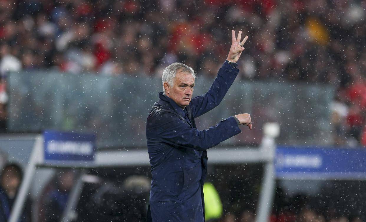 绝平！卫冕冠军3分钟丢2球葬送好局，穆里尼奥收大礼：欧冠资格稳了？